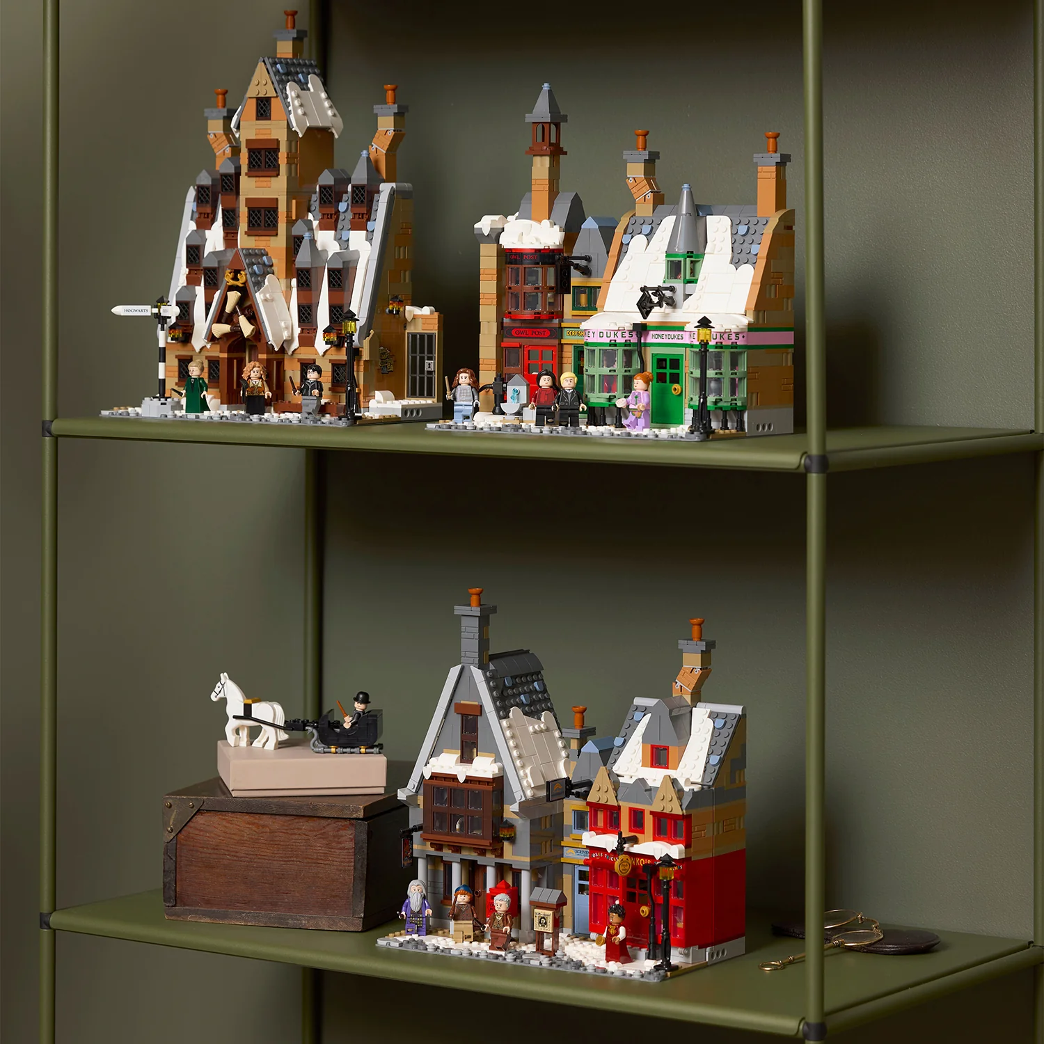 LEGO® Harry Potter™ Hogsmeade™ Village – Collectors' Edition - Image 6