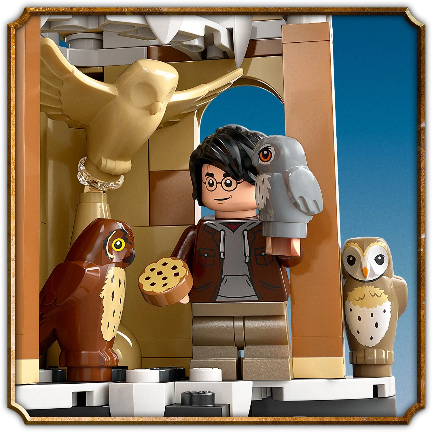 LEGO® Harry Potter™ Hogwarts™ Castle Owlery - Image 8
