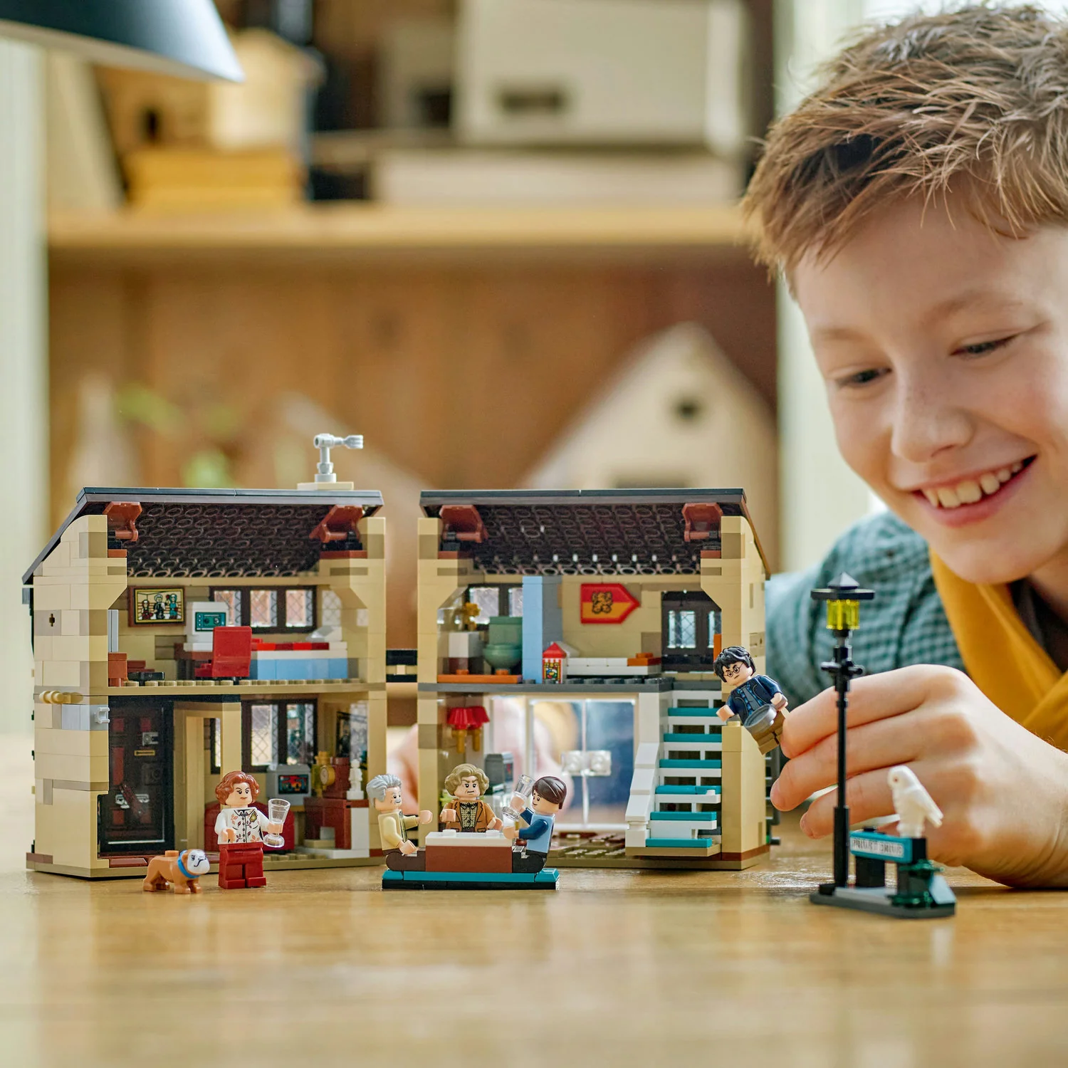 LEGO® Harry Potter™ Privet Drive: Aunt Marge's Visit - Image 3