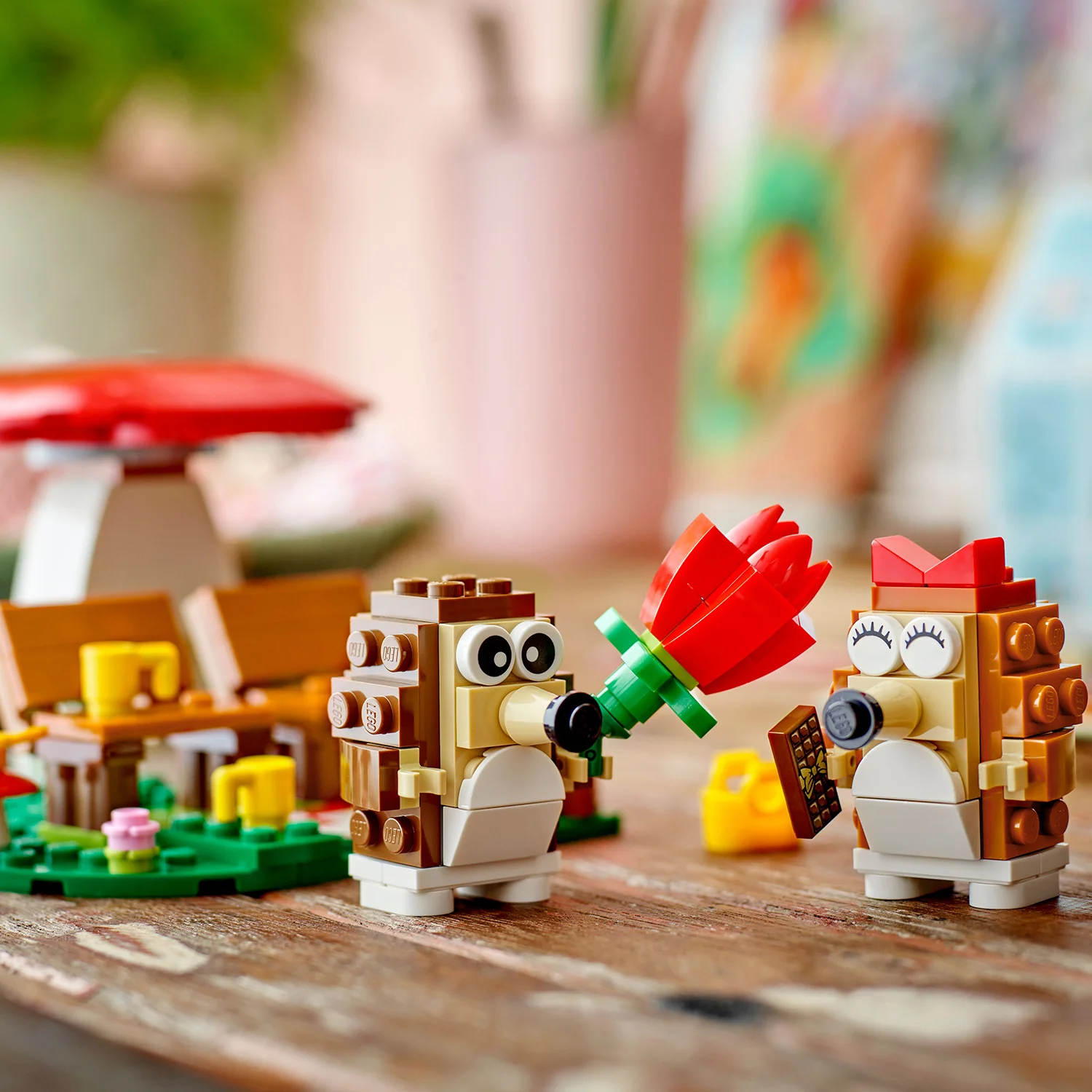 LEGO® Hedgehog Picnic Date - Image 3