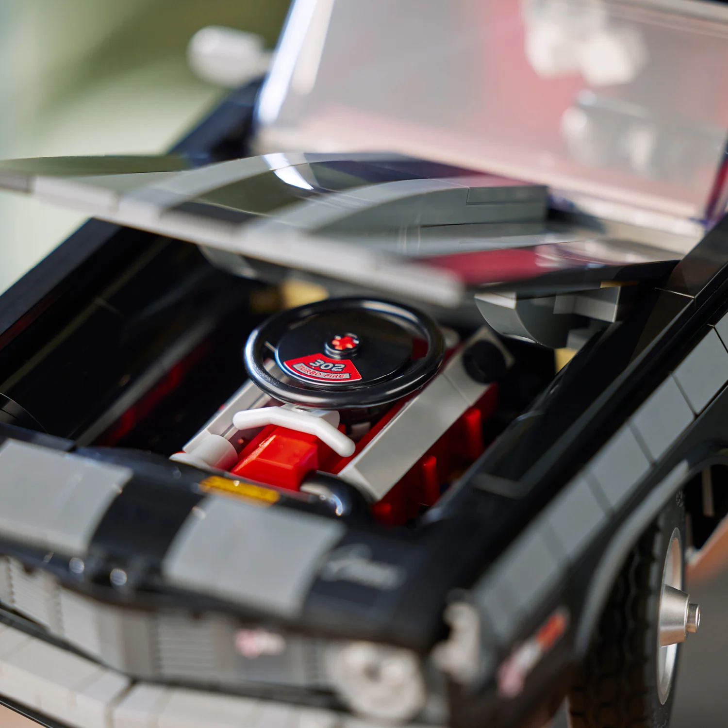 LEGO® ICONS™ Chevrolet Camaro Z28 - Image 12