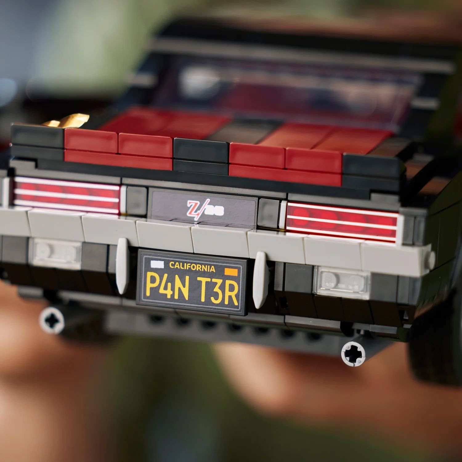 LEGO® ICONS™ Chevrolet Camaro Z28 - Image 16