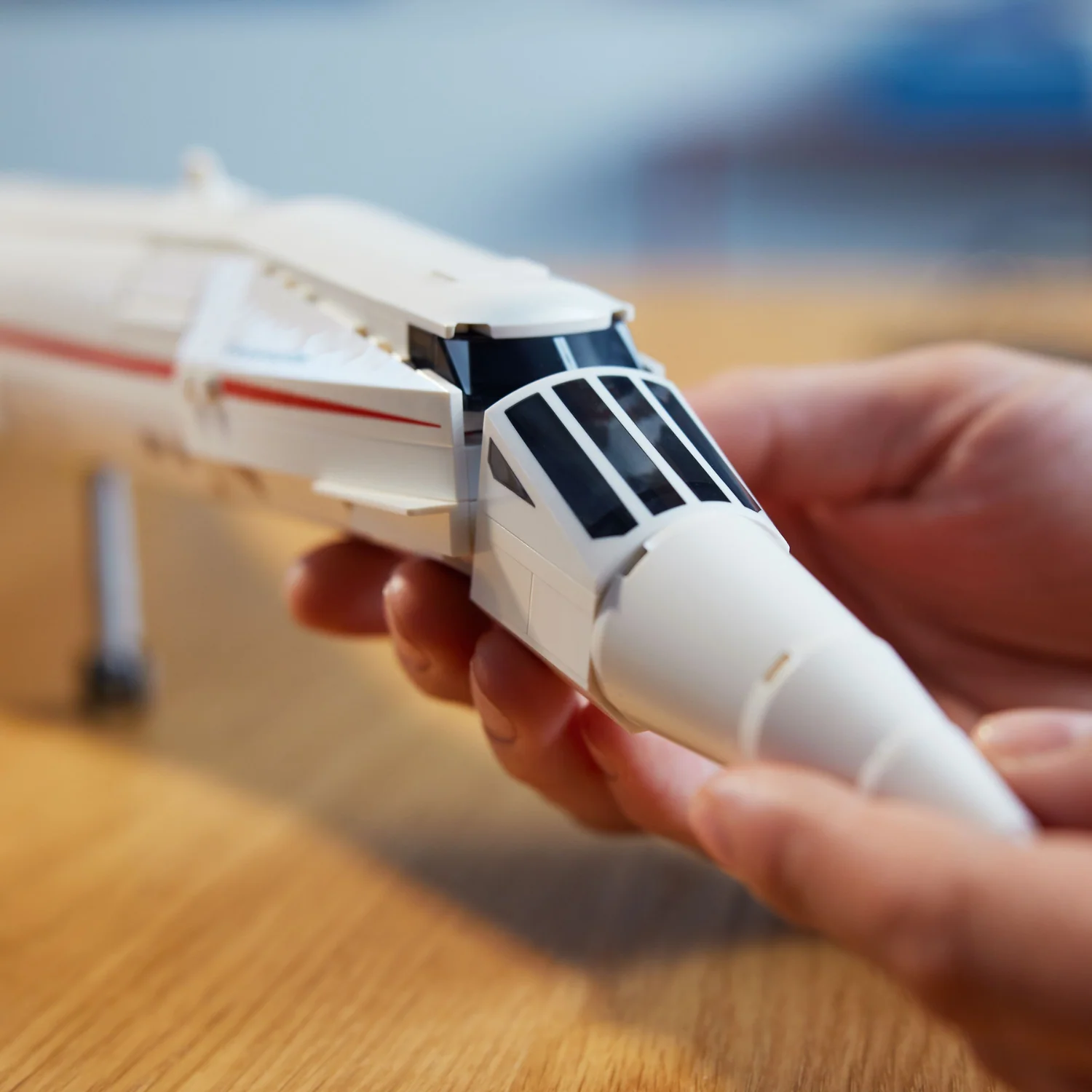 LEGO® ICONS™ Concorde - Image 13