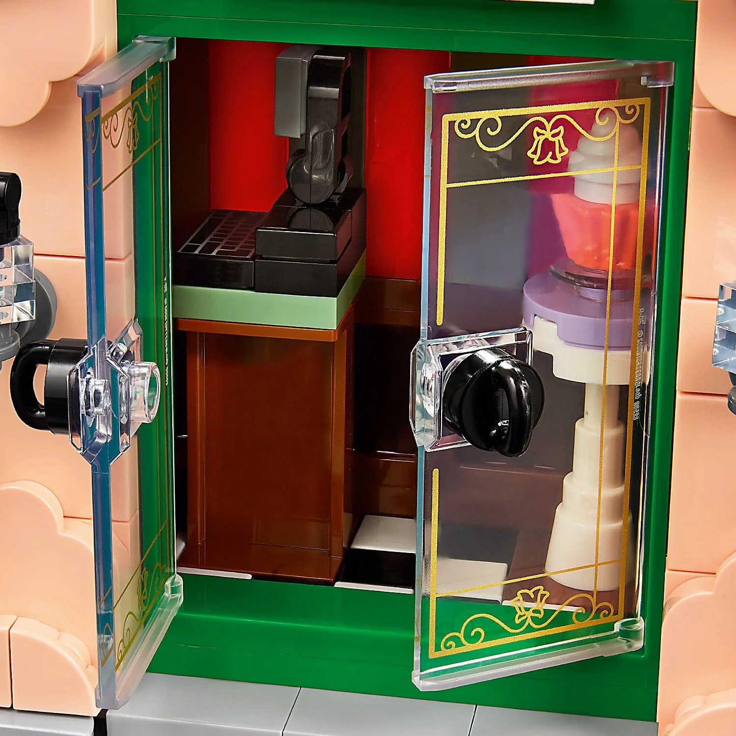 LEGO® ICONS™ French Café - Image 9