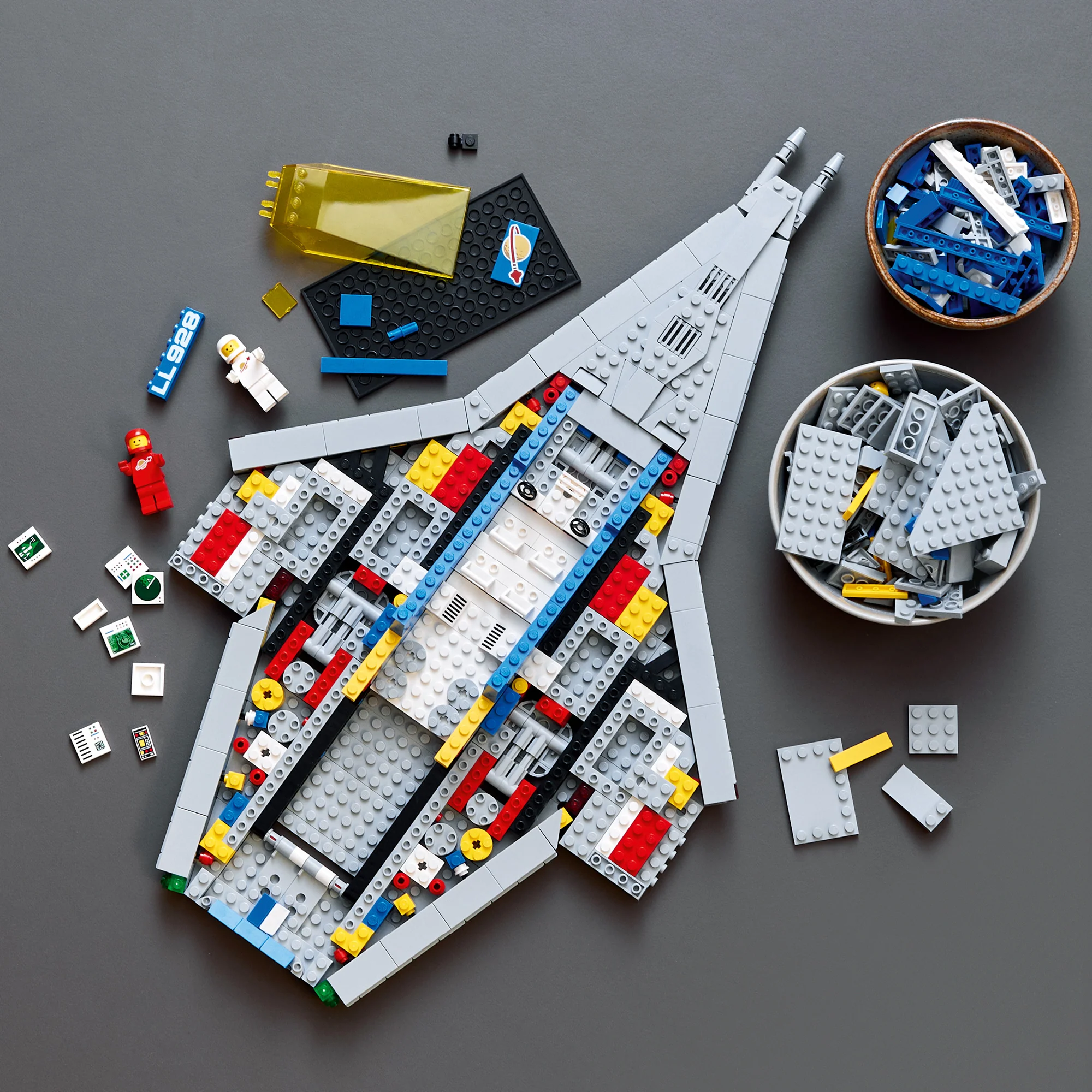 LEGO® ICONS™ Galaxy Explorer - Image 4
