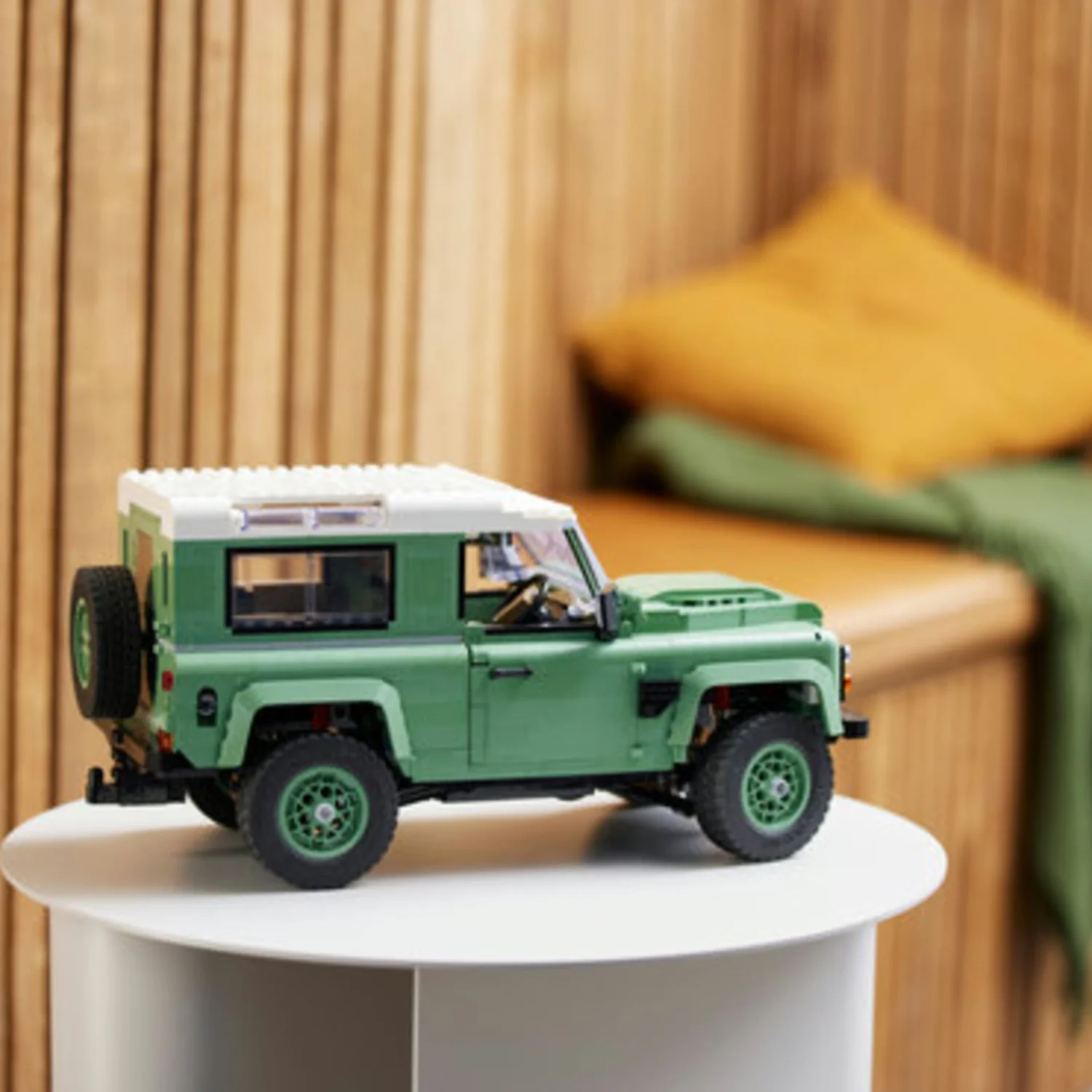 LEGO® ICONS™ Land Rover Classic Defender 90 - Image 6