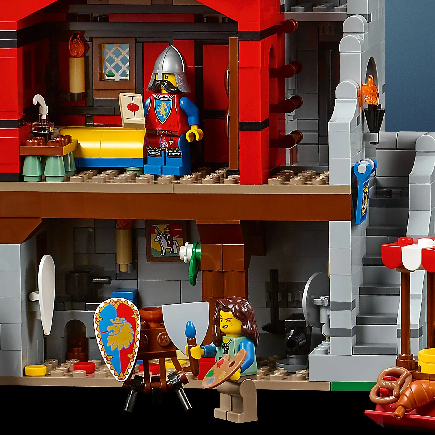 LEGO® ICONS™ Medieval Town Square - Image 7
