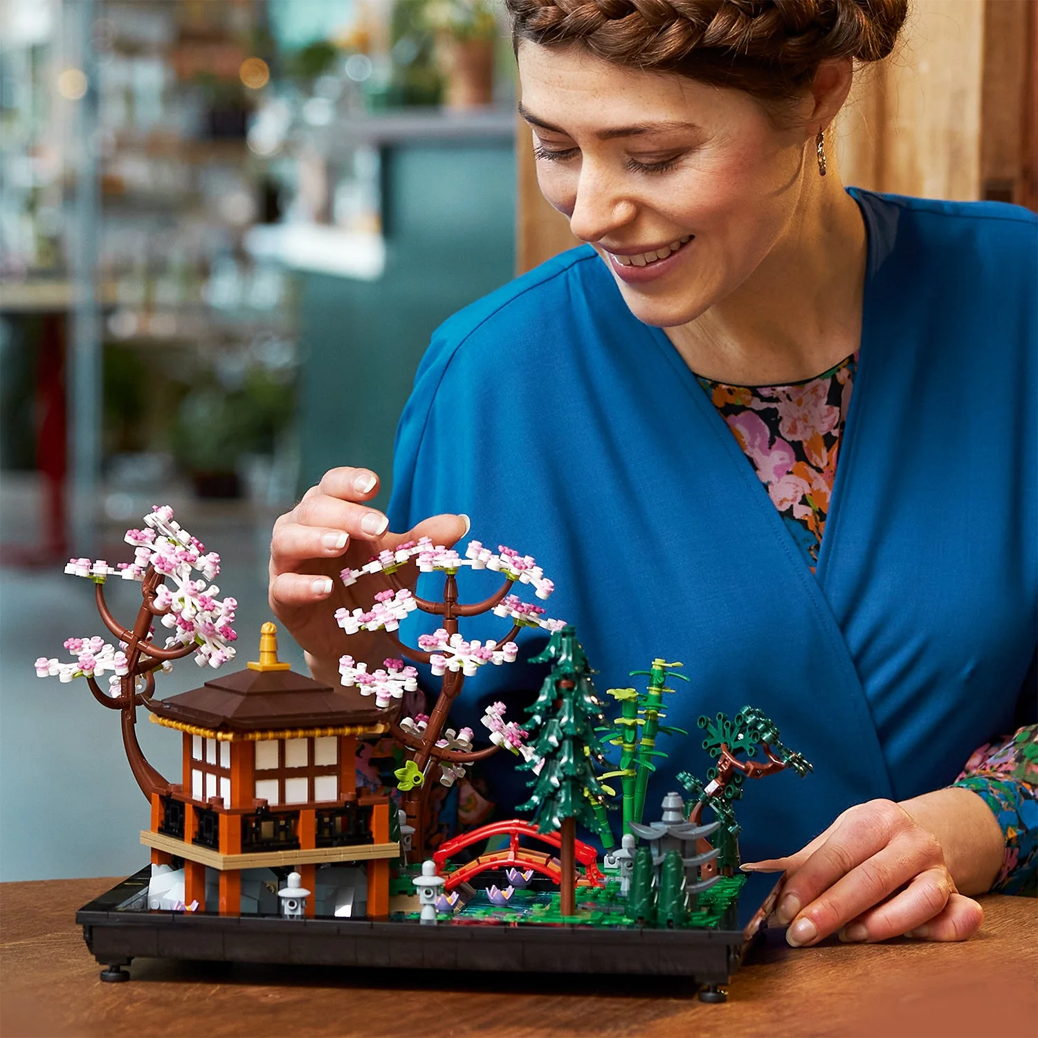 LEGO® ICONS™ Tranquil Garden - Image 3