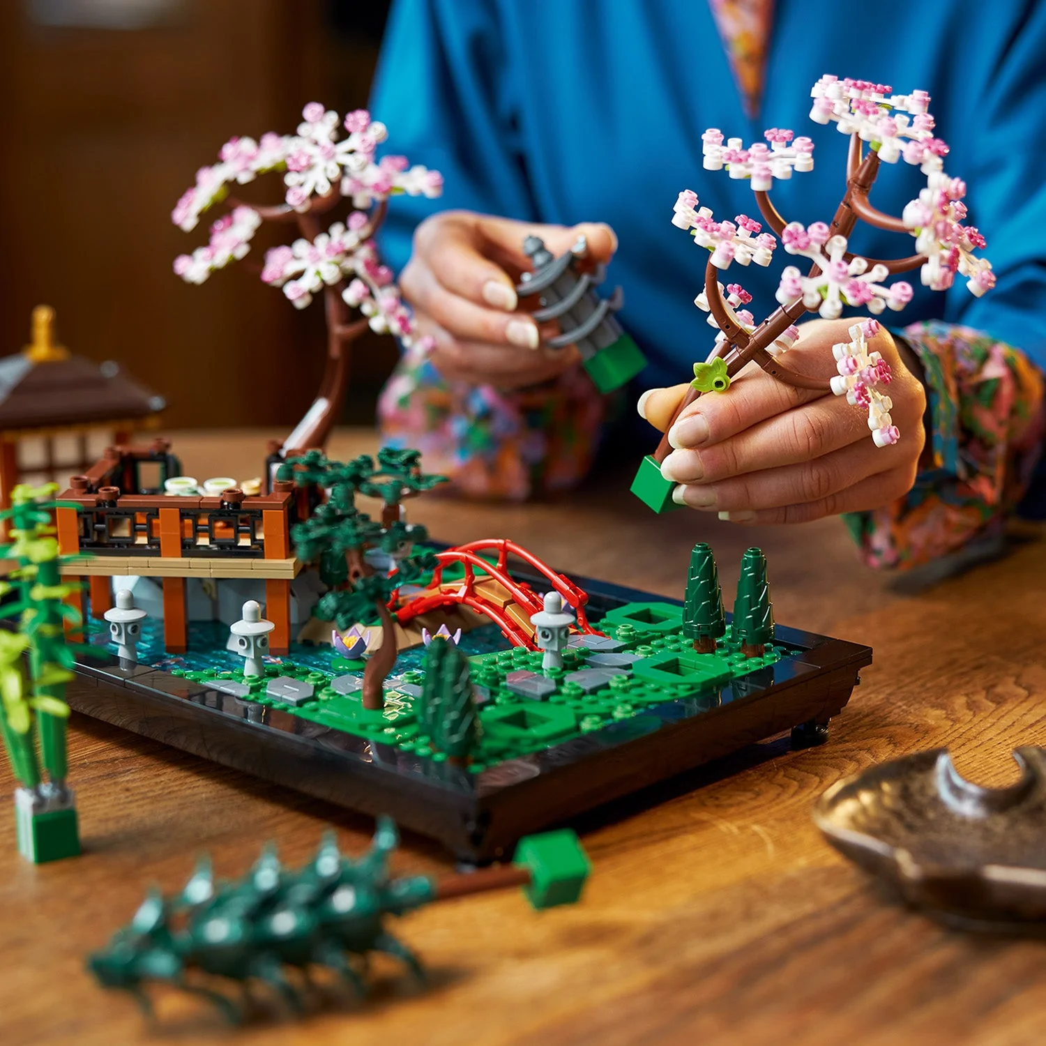 LEGO® ICONS™ Tranquil Garden - Image 4