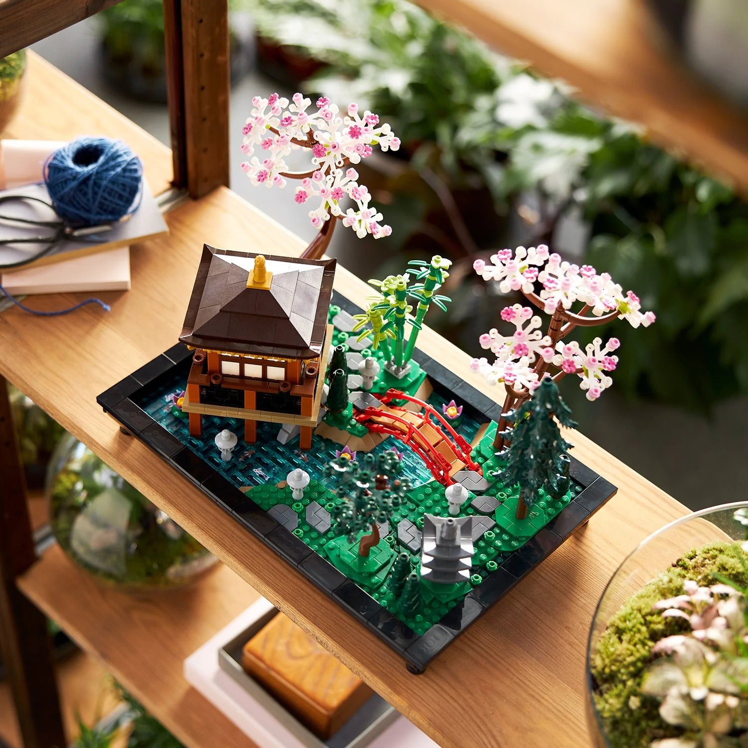 LEGO® ICONS™ Tranquil Garden - Image 9
