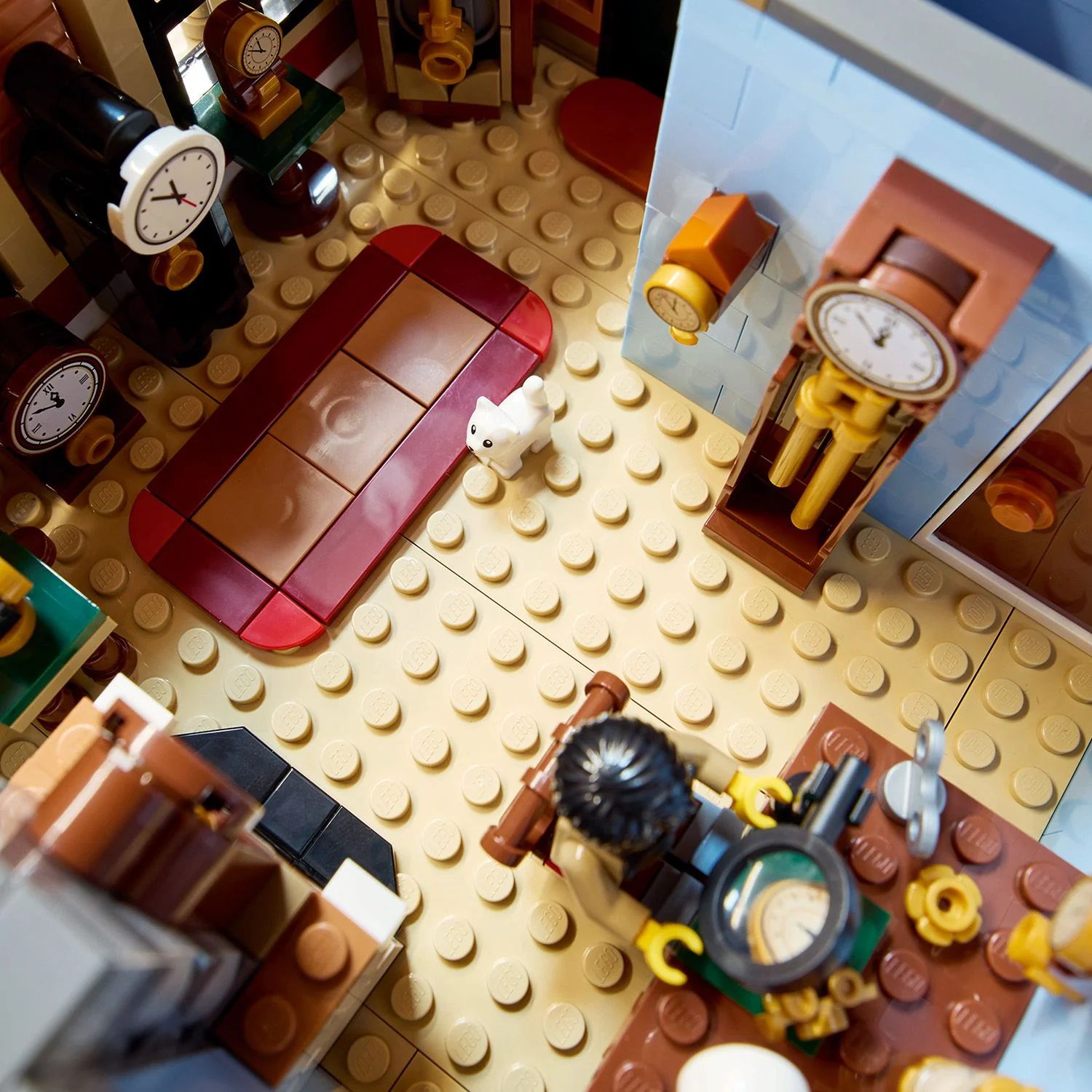 LEGO® ICONS Tudor Corner - Image 9