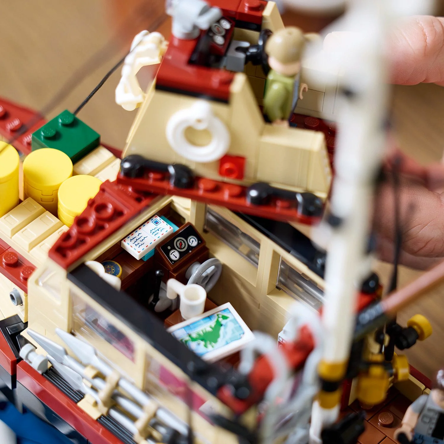 LEGO® Ideas Jaws - Image 7