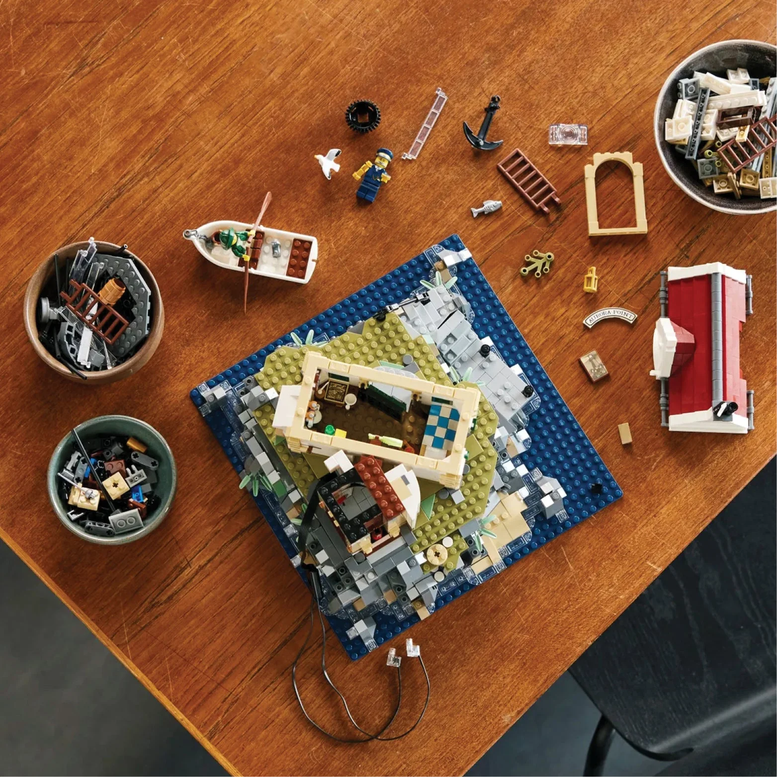 LEGO® Ideas Motorised Lighthouse - Image 5
