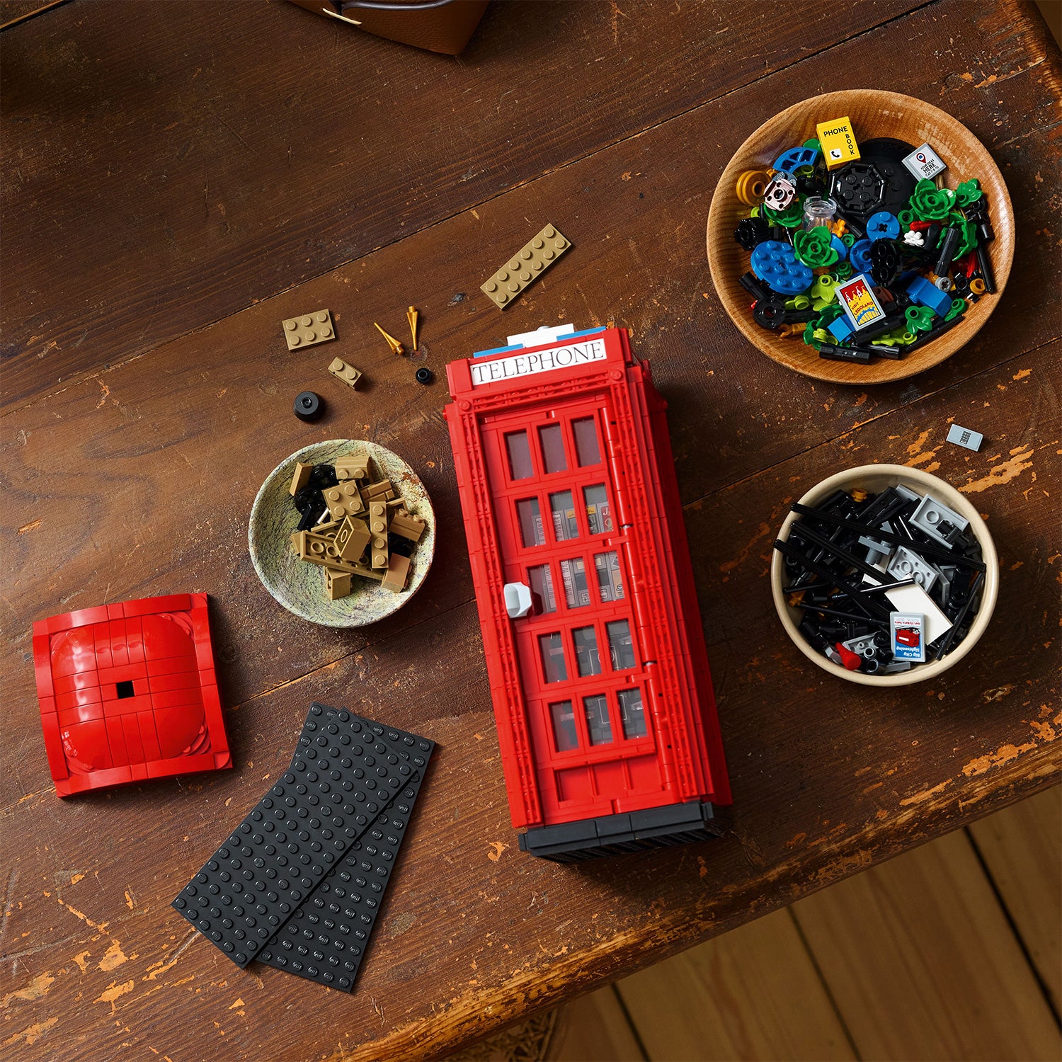 LEGO® Ideas Red London Telephone Box - Image 4