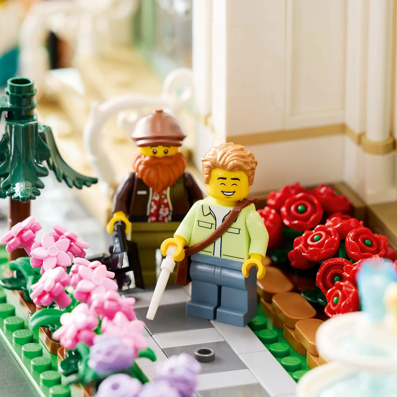 LEGO® Ideas The Botanical Garden - Image 11