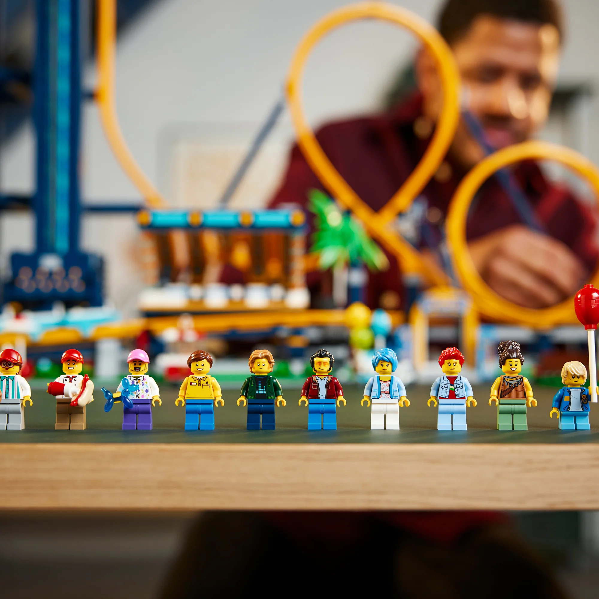 LEGO® ICONS™ Loop Coaster - Image 13