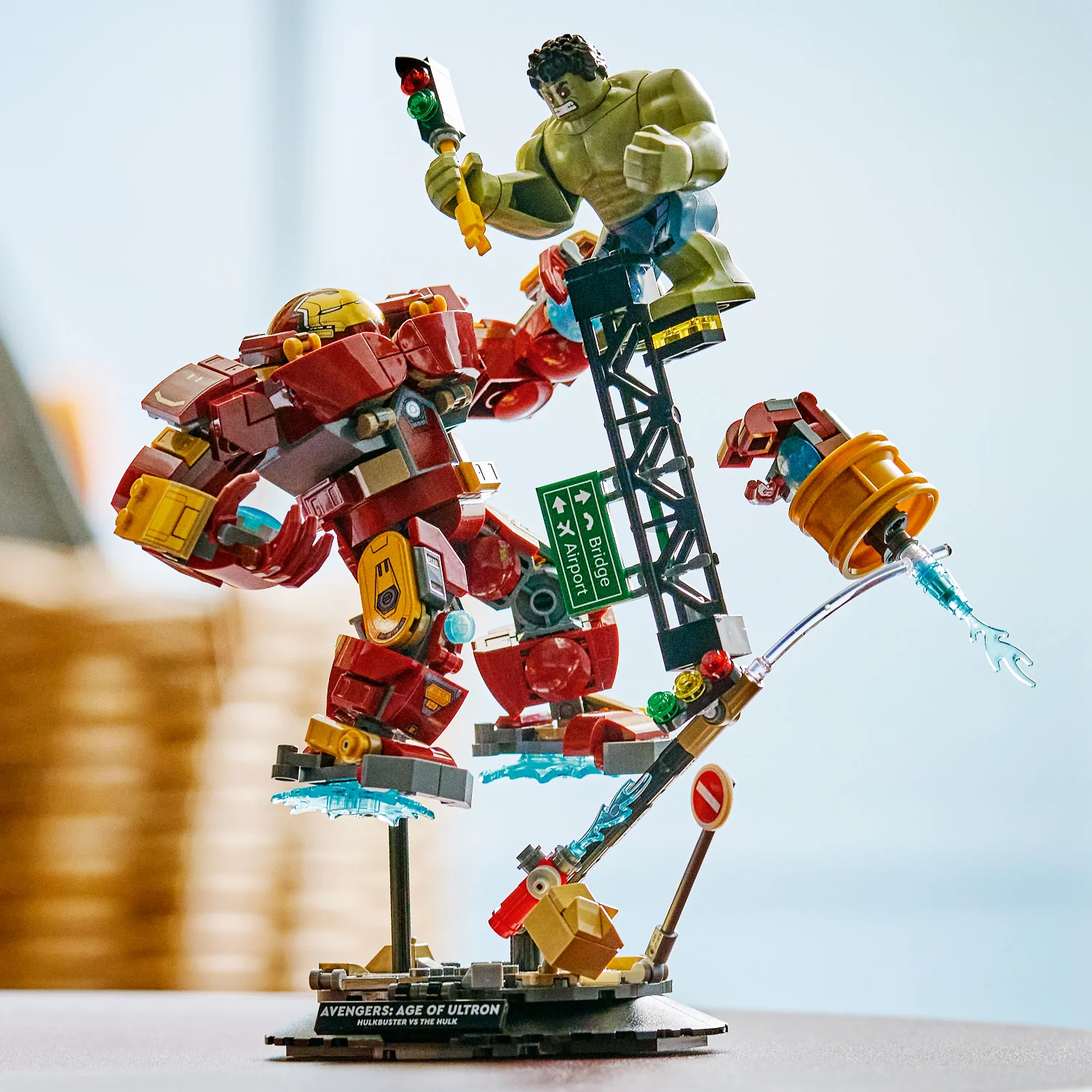 LEGO® | Marvel Epic Battle: Hulkbuster vs. The Hulk - Image 7