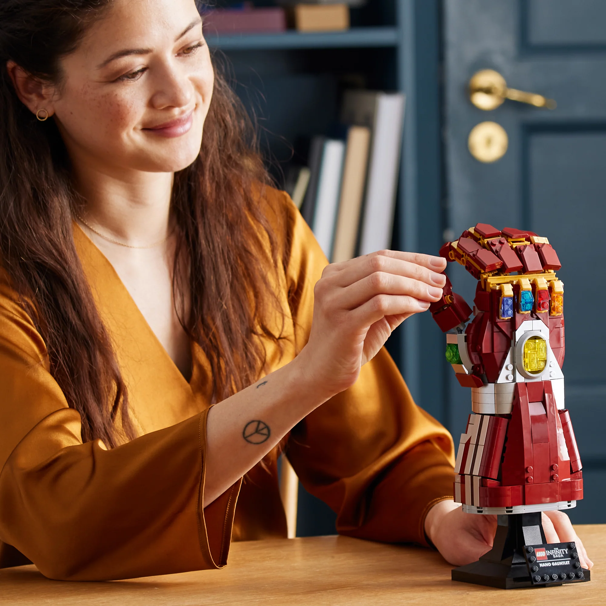 LEGO® Marvel Nano Gauntlet - Image 3