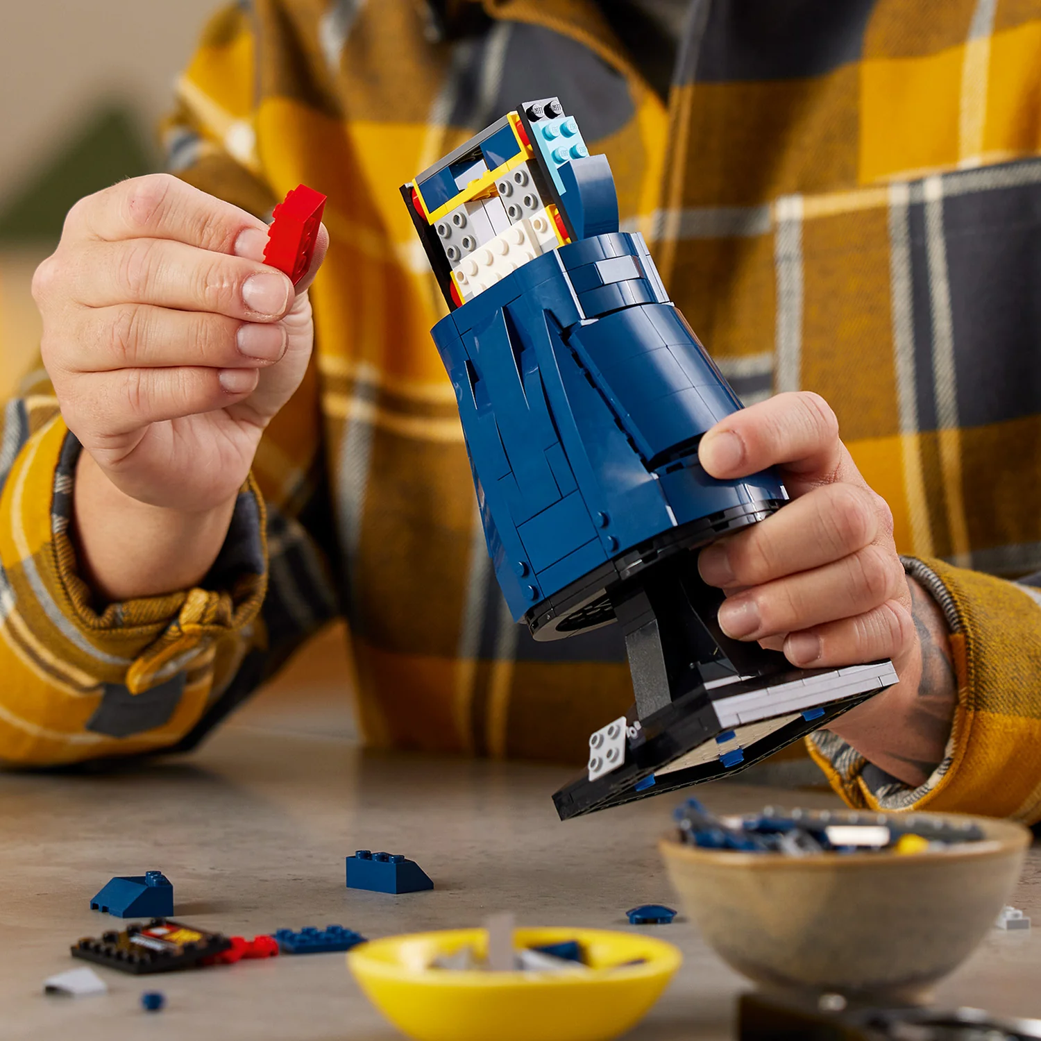 LEGO® Marvel Wolverine's Adamantium Claws - Image 10