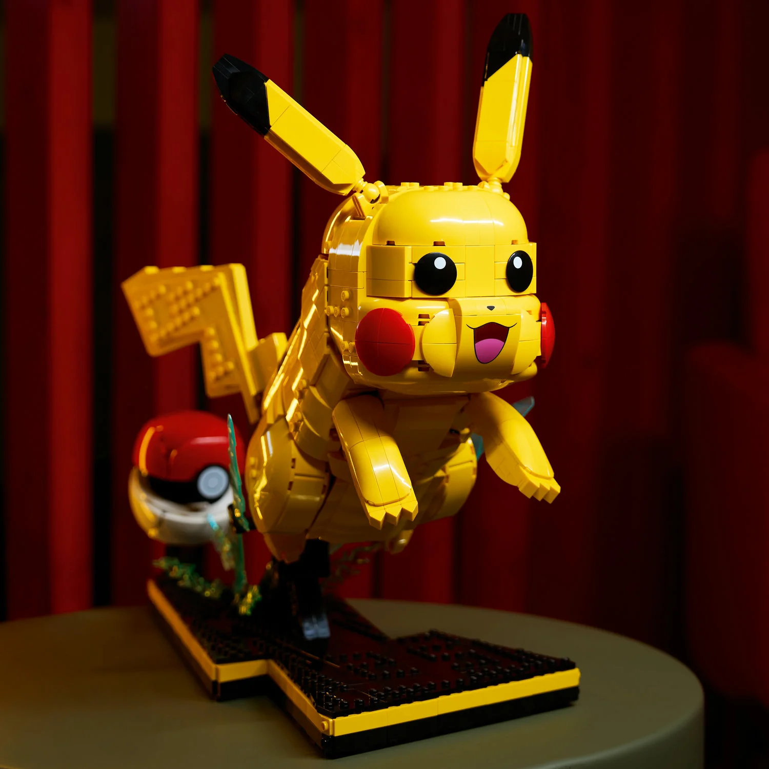 LEGO® Pokémon™ Pikachu and Poké Ball - Image 5