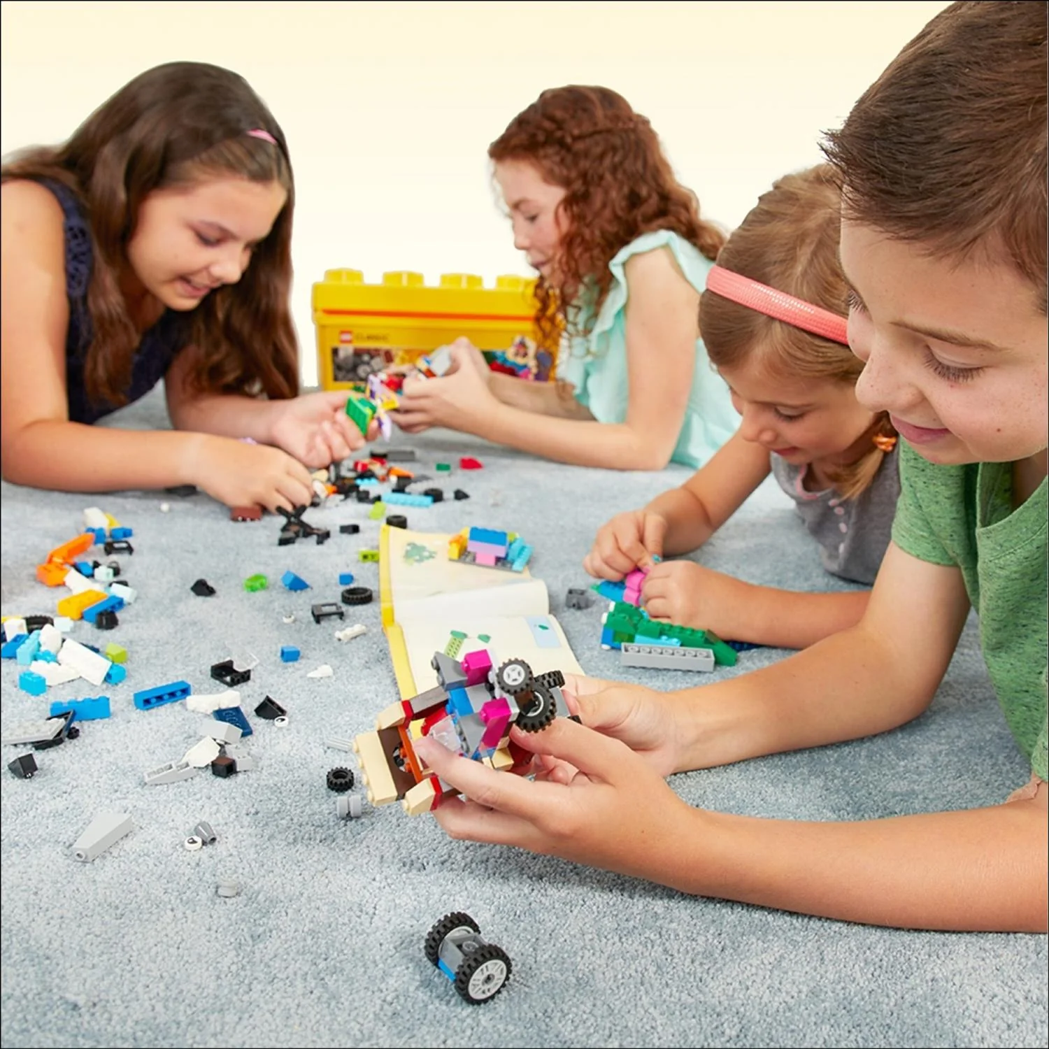 LEGO® Classic Medium Creative Brick Box - Image 5
