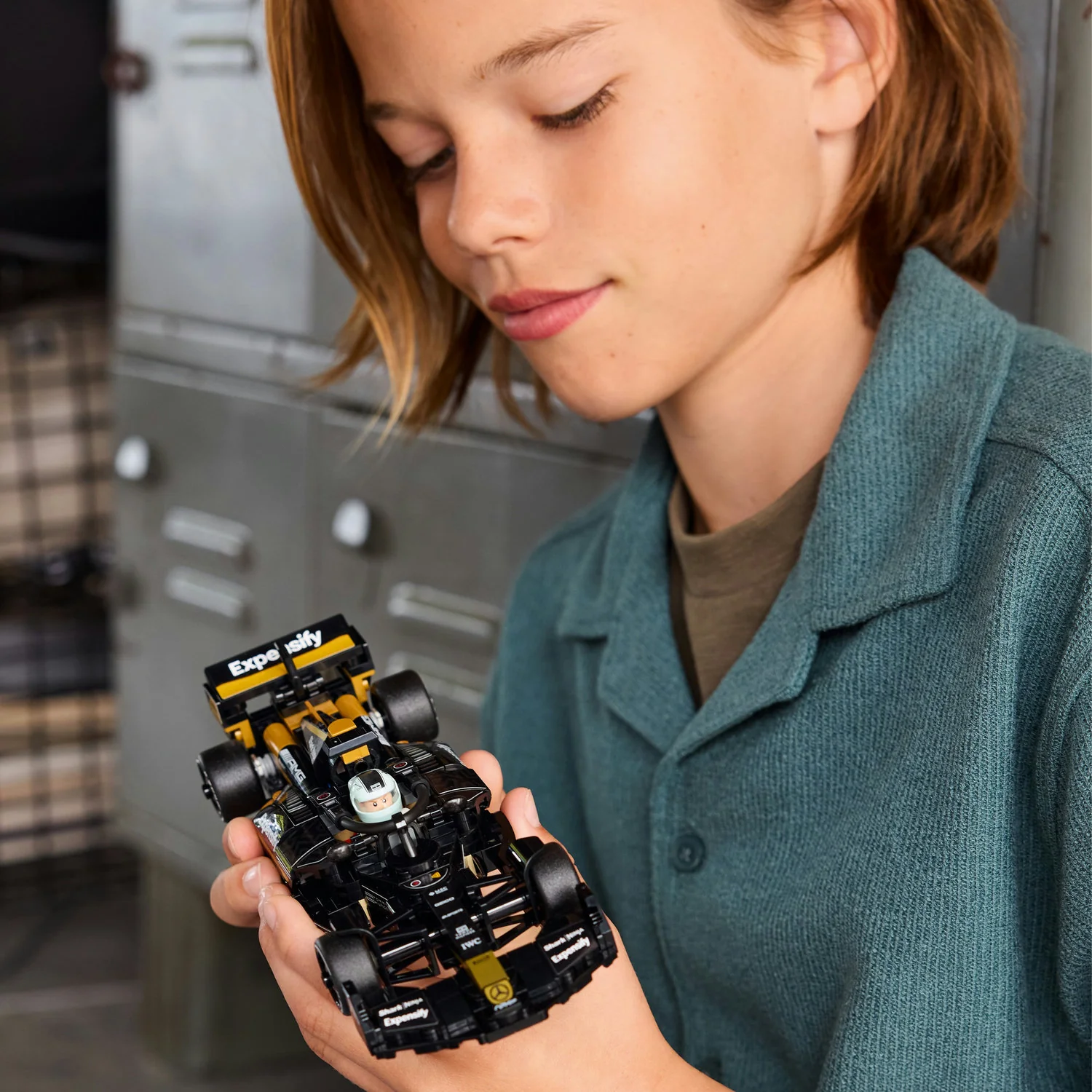 LEGO® Speed Champions APXGP Team Race Car from F1® The Movie - Image 6