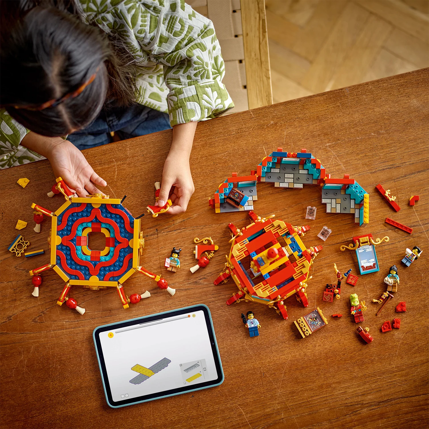 LEGO® Spring Festival Trotting Lantern - Image 4