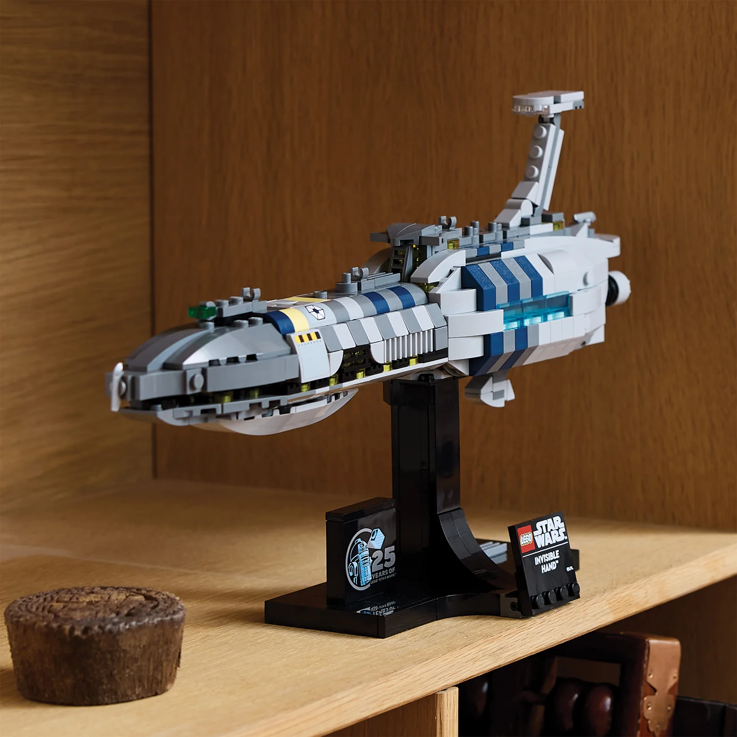 LEGO® Star Wars™ Invisible Hand™ - Image 5
