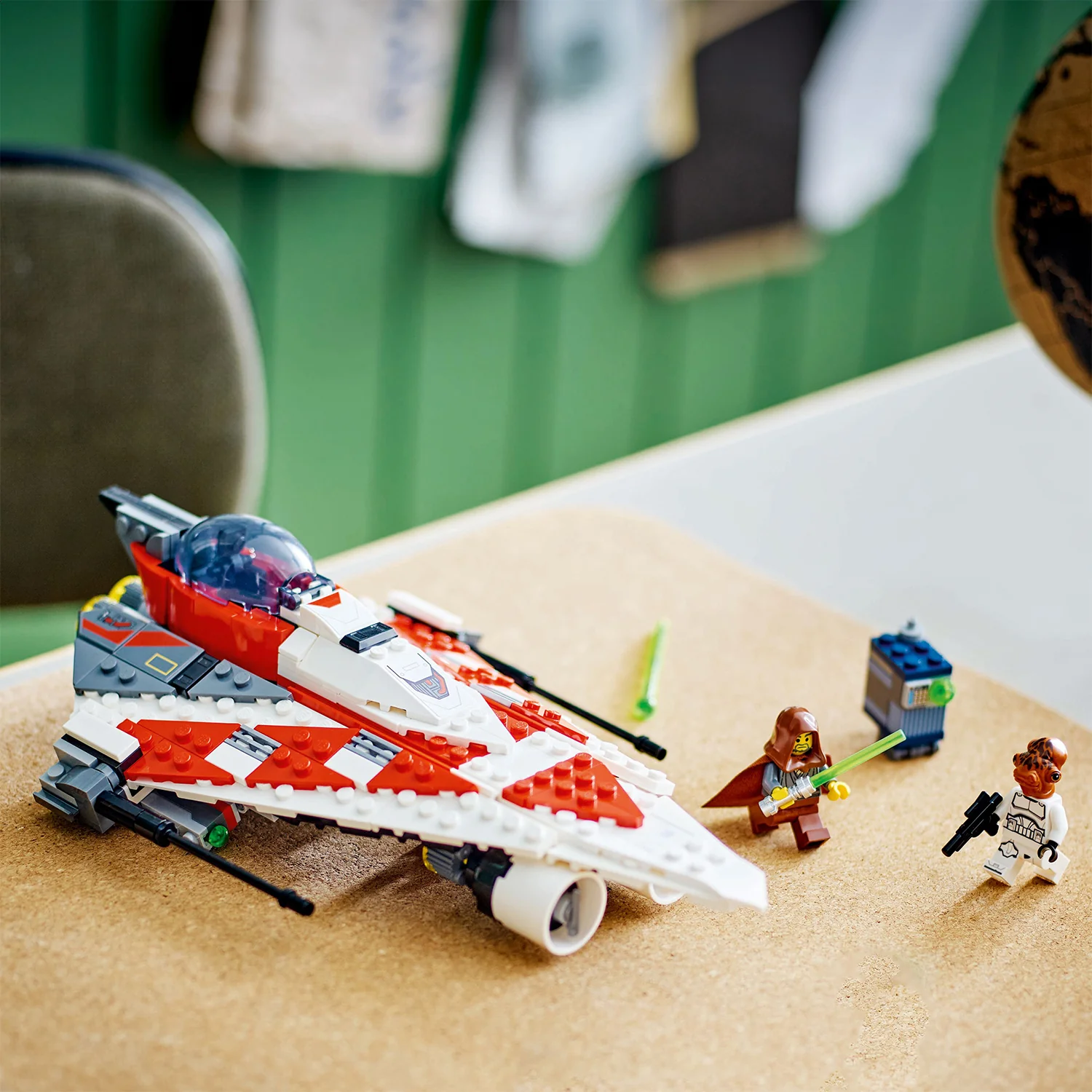 LEGO® Star Wars™ Jedi Bob’s Starfighter - Image 5