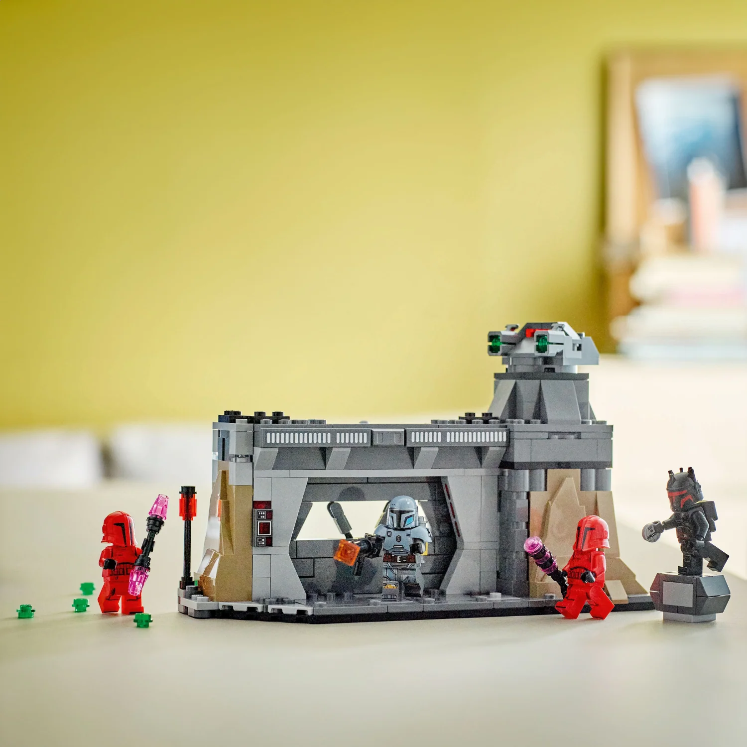 LEGO® Star Wars™ Paz Vizsla™ and Moff Gideon™ Battle - Image 5