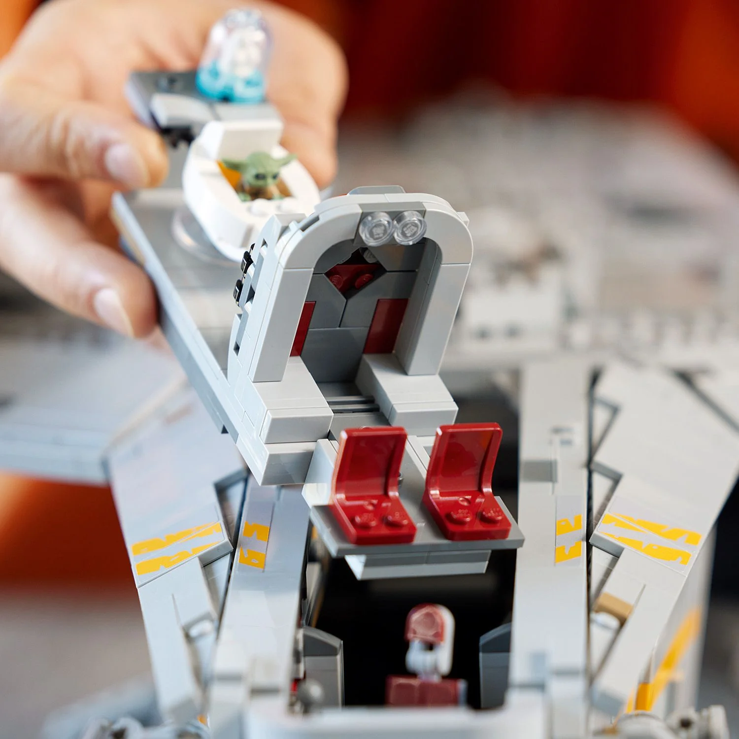 LEGO® Star Wars™ Ultimate Collector Series - The Razor Crest™ - Image 7