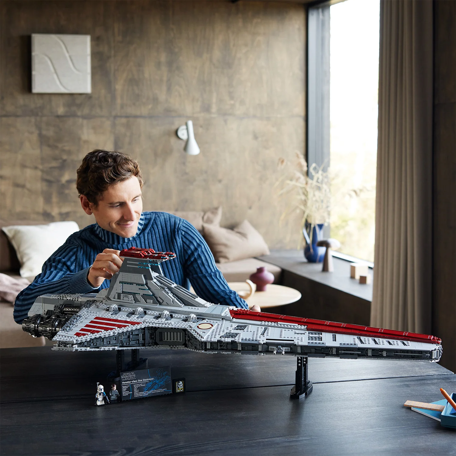 LEGO® Star Wars™ Venator-Class Republic Attack Cruiser - Ultimate Collector Series - Image 3