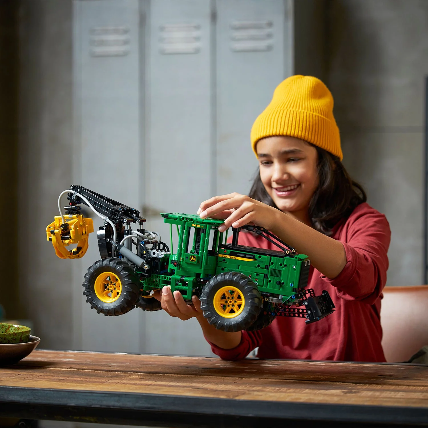 LEGO® Technic™ John Deere 948L-II Skidder - Image 7