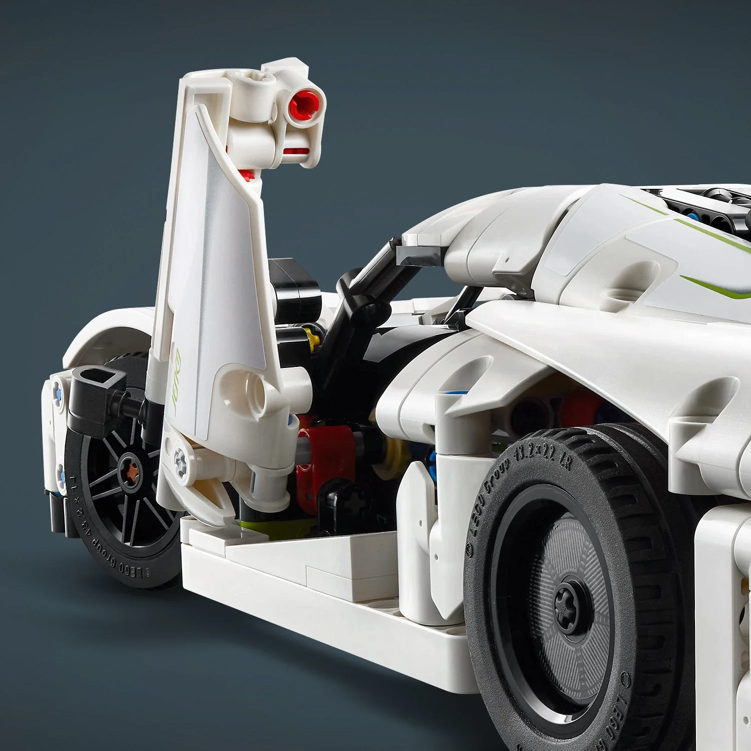 LEGO® Technic⢠Koenigsegg Jesko Absolut White Hypercar - Image 8