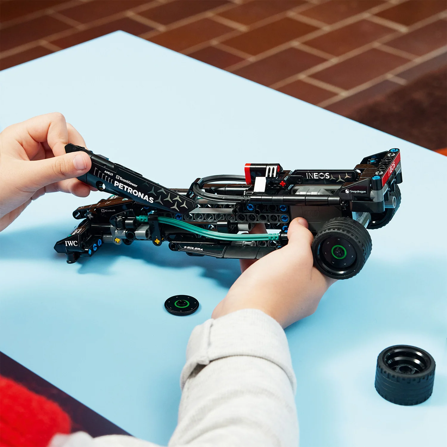 LEGO® Technic™ Mercedes-AMG F1 W14 E Performance Pull-Back - Image 3