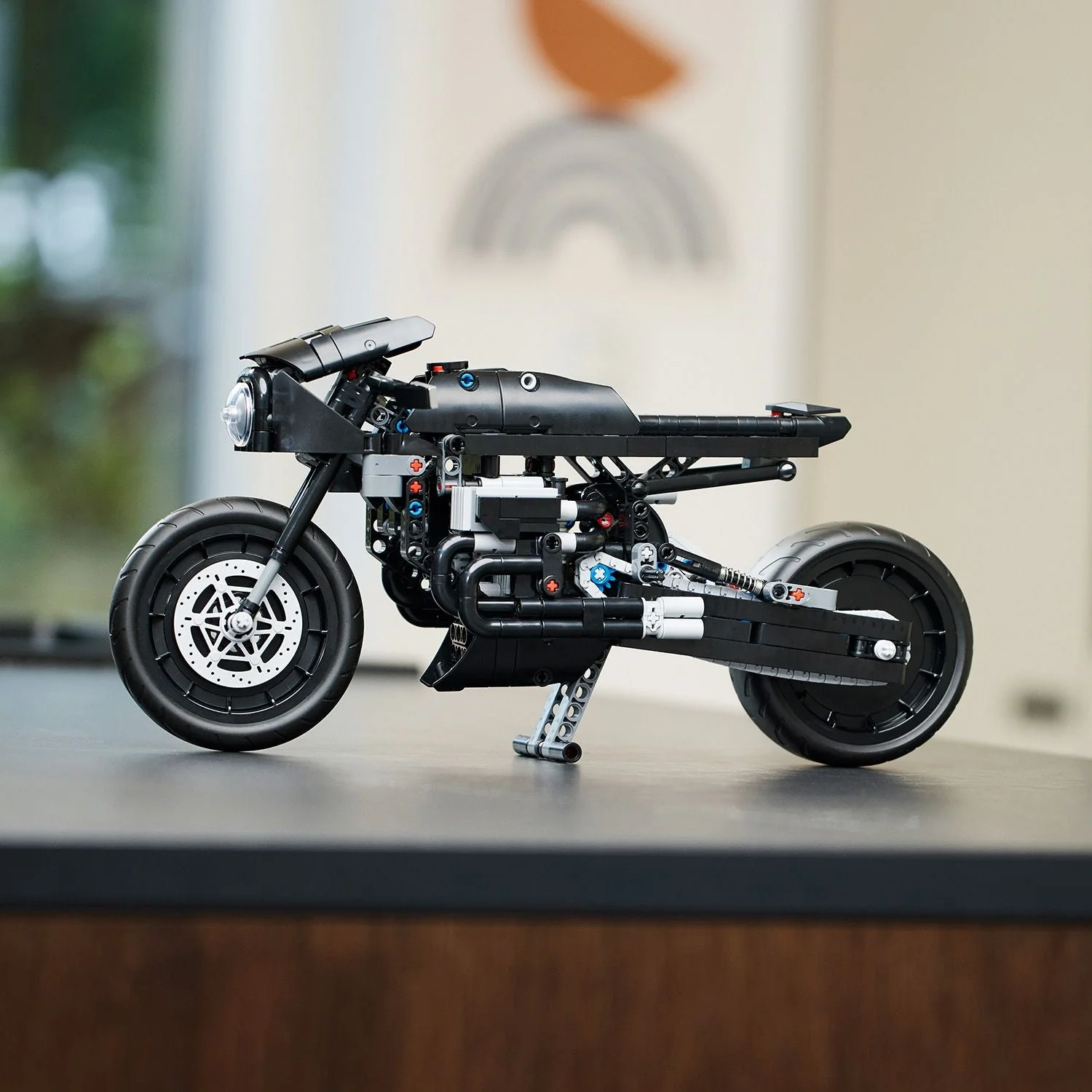 LEGO® Technic™ The Batman - Batcycle™ - Image 12