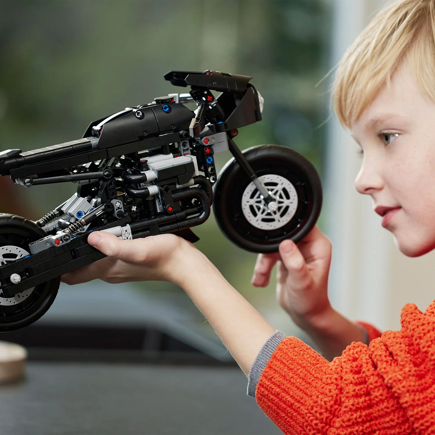 LEGO® Technic™ The Batman - Batcycle™ - Image 5