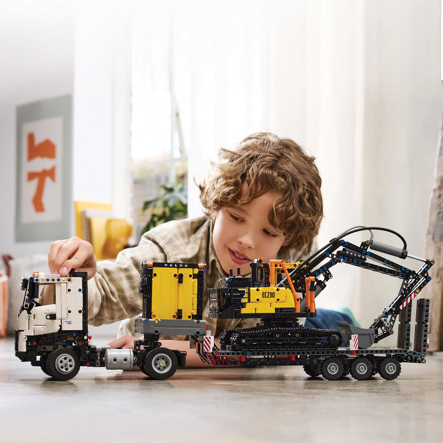 LEGO® Technic™ Volvo FMX Truck & EC230 Electric Excavator - Image 3