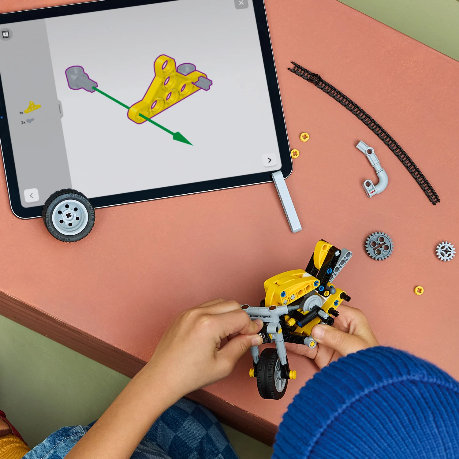 LEGO® Technic Yellow Motorbike - Image 3