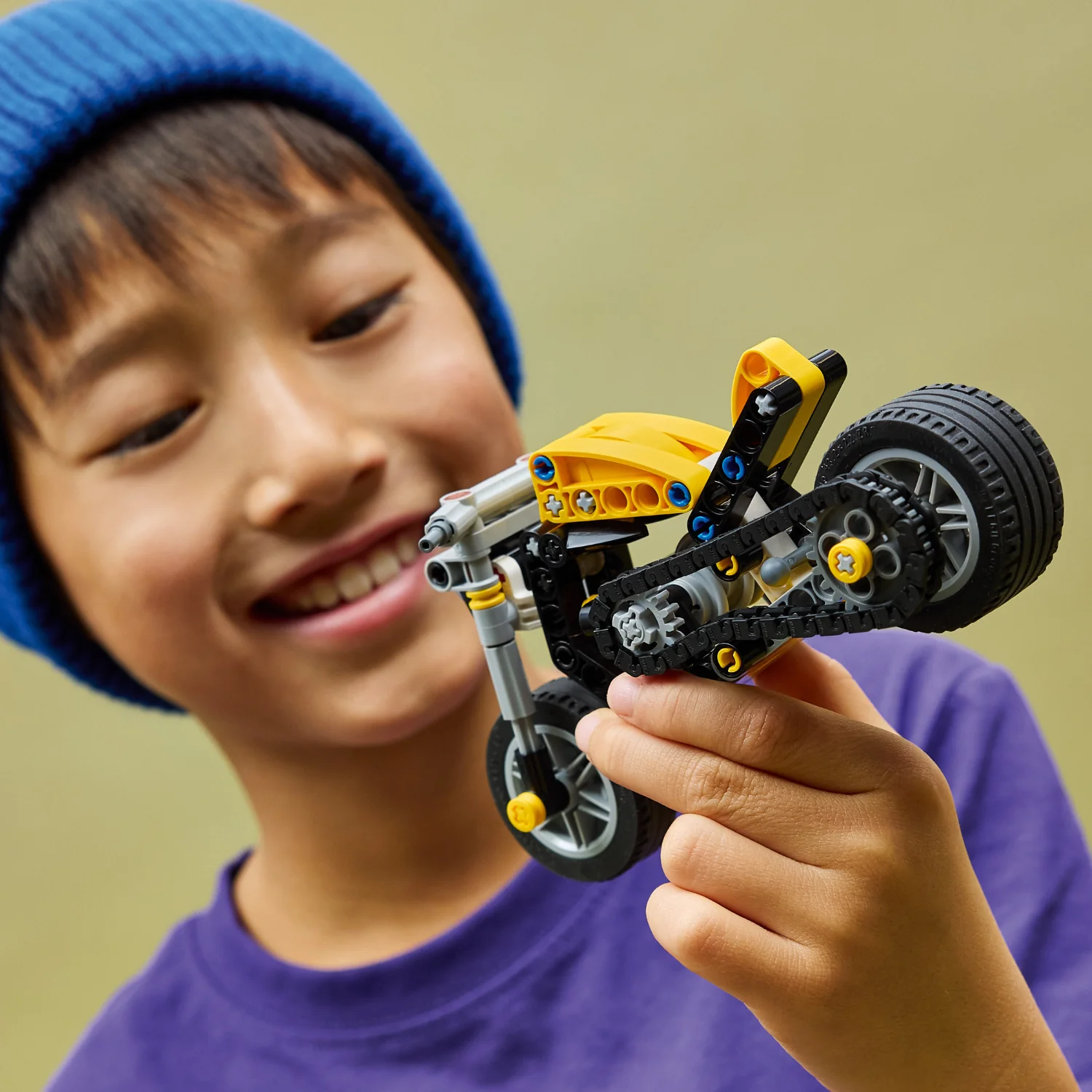 LEGO® Technic Yellow Motorbike - Image 4