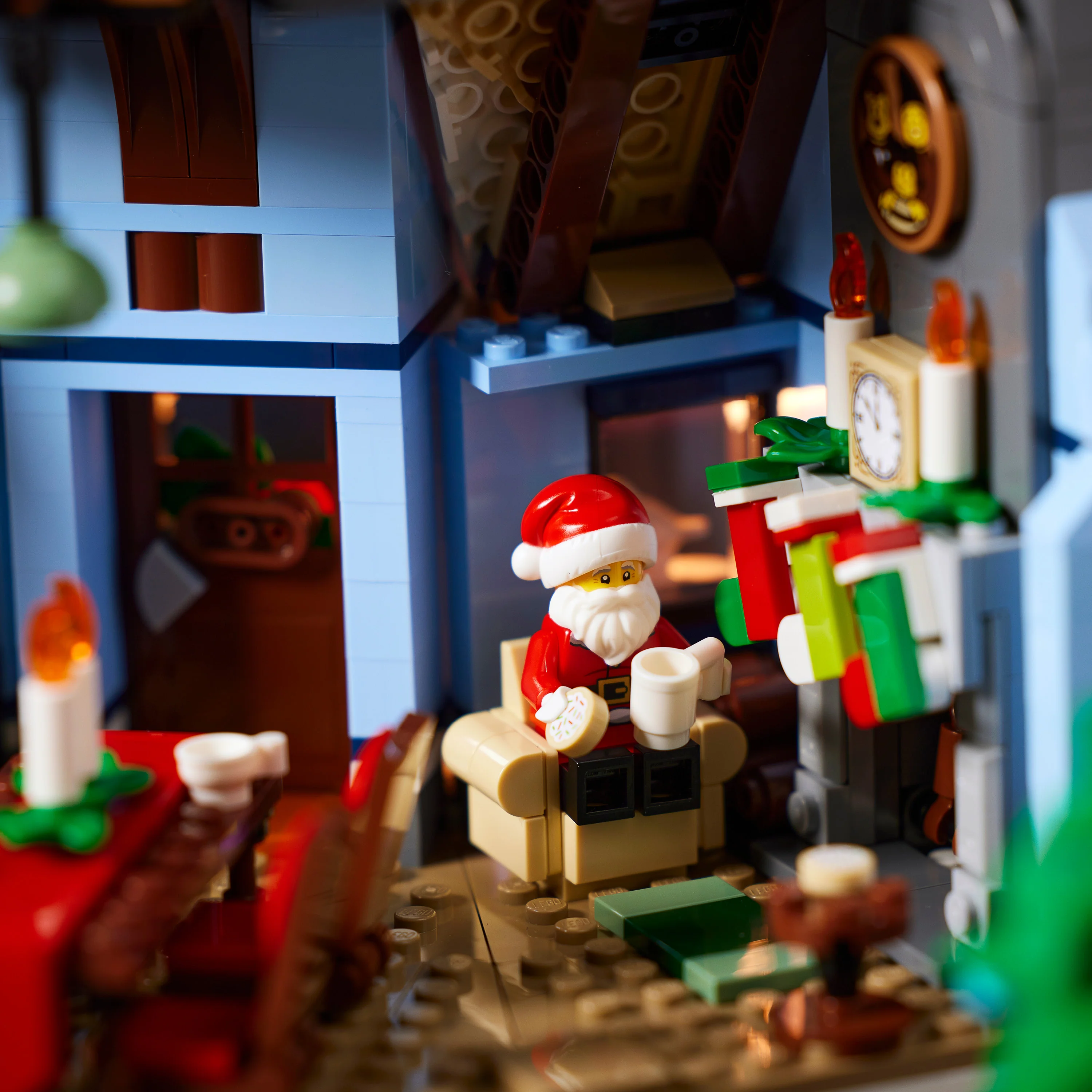 LEGO® Santa's Visit - Image 11