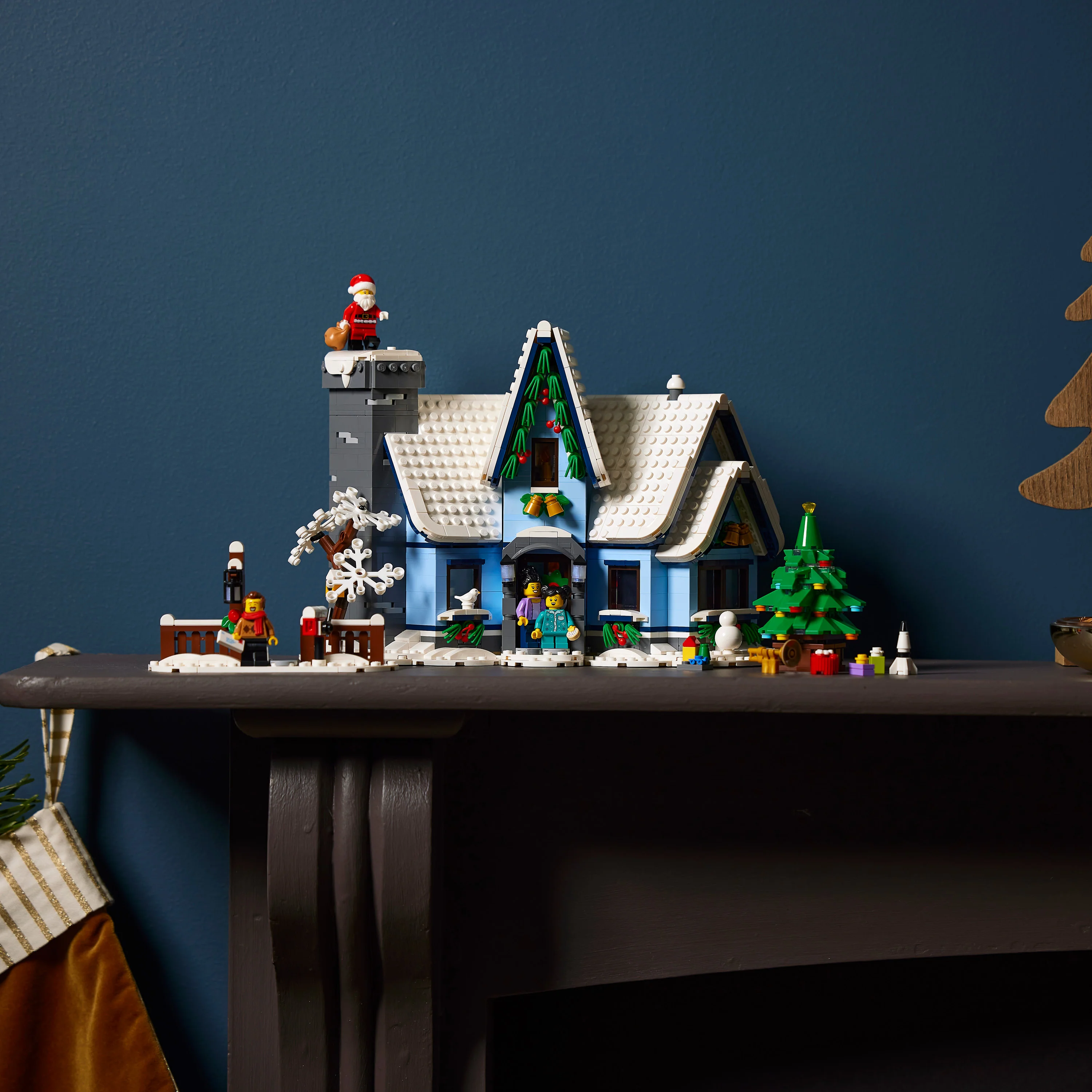 LEGO® Santa's Visit - Image 8