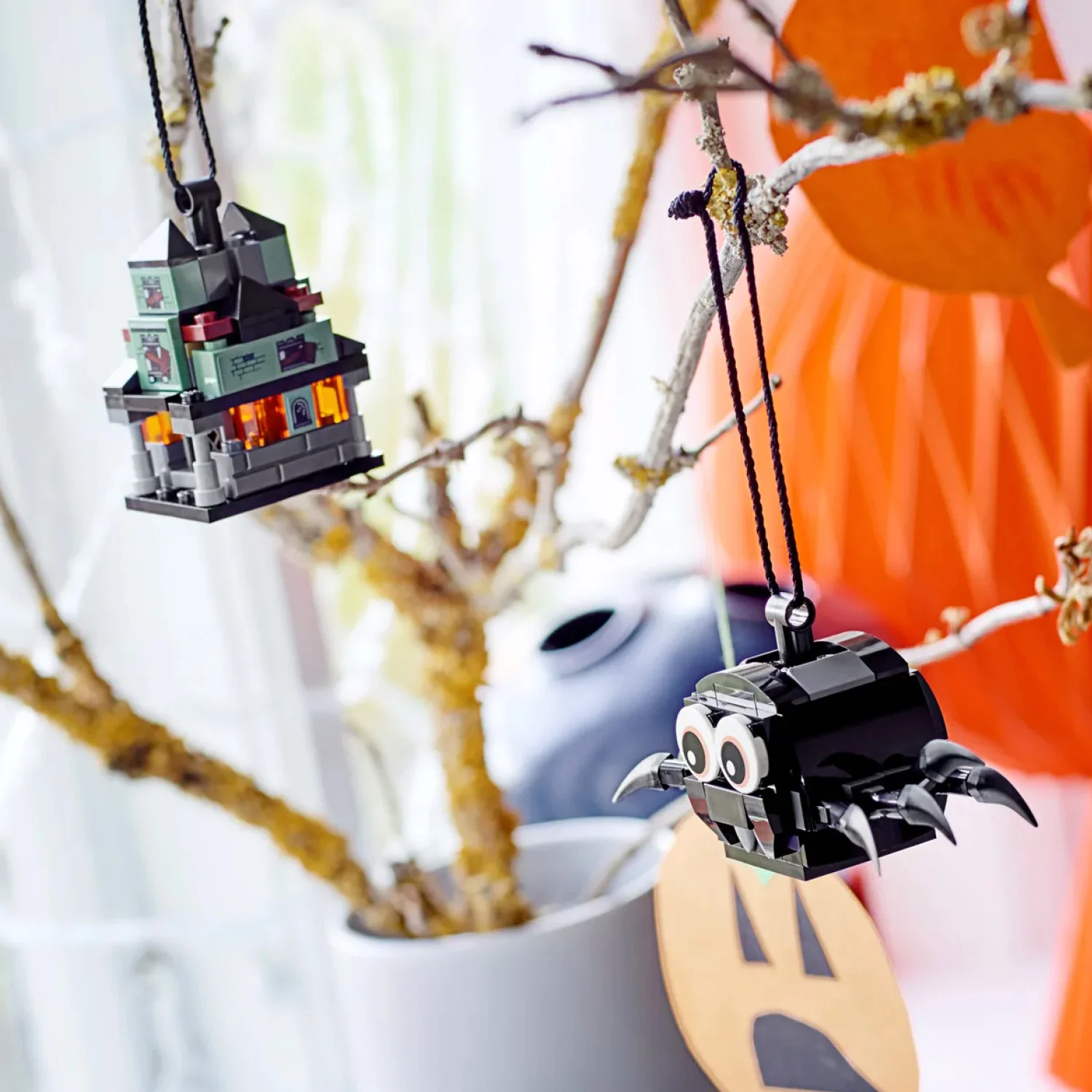 LEGO® Spider & Haunted House Pack - Image 4