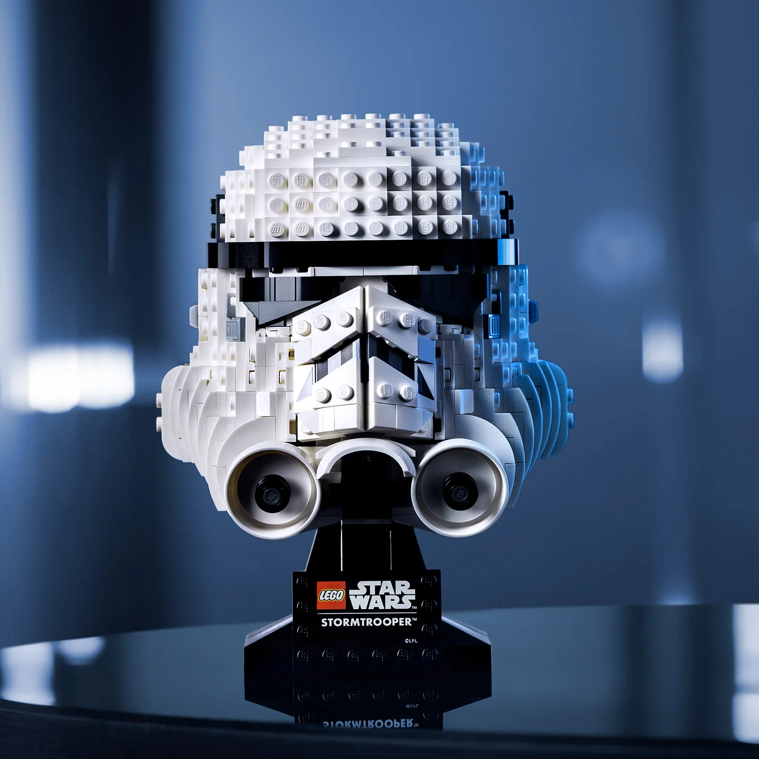LEGO® Star Wars™ Stormtrooper™ Helmet - Image 11