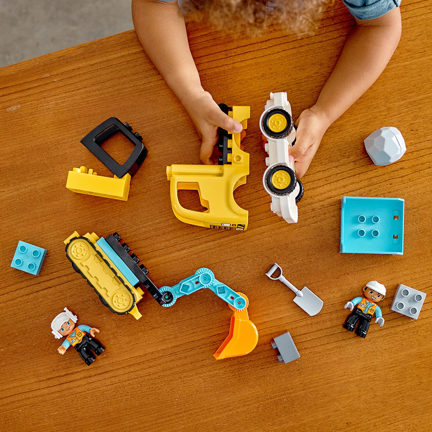LEGO® DUPLO™ Truck & Tracked Excavator - Image 3